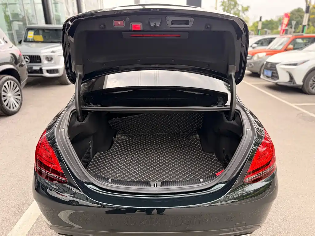 Mercedes-Benz C-Class — миниатюра 18
