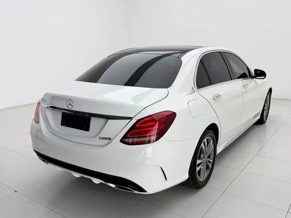 Mercedes-Benz C-Class — миниатюра 9