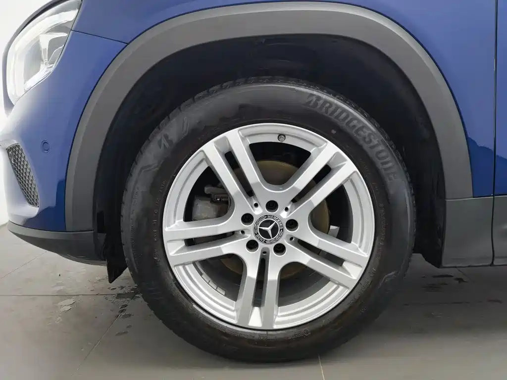 Mercedes-Benz GLB — миниатюра 17