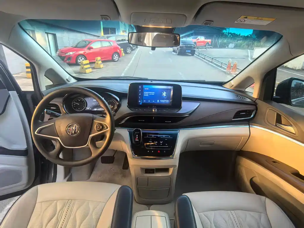 Buick GL8 — миниатюра 6