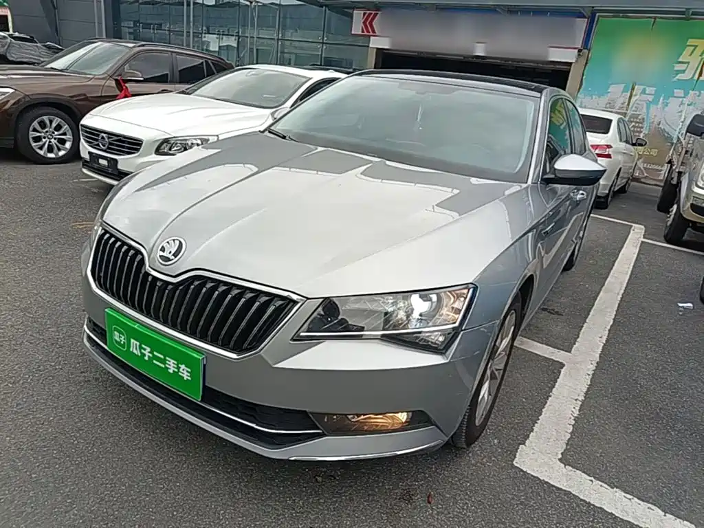 Skoda Superb — миниатюра 2