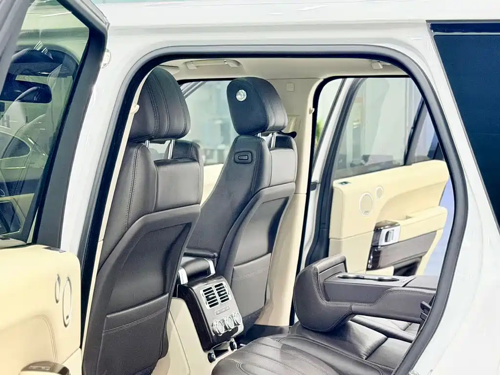 Land Rover Range Rover — миниатюра 6