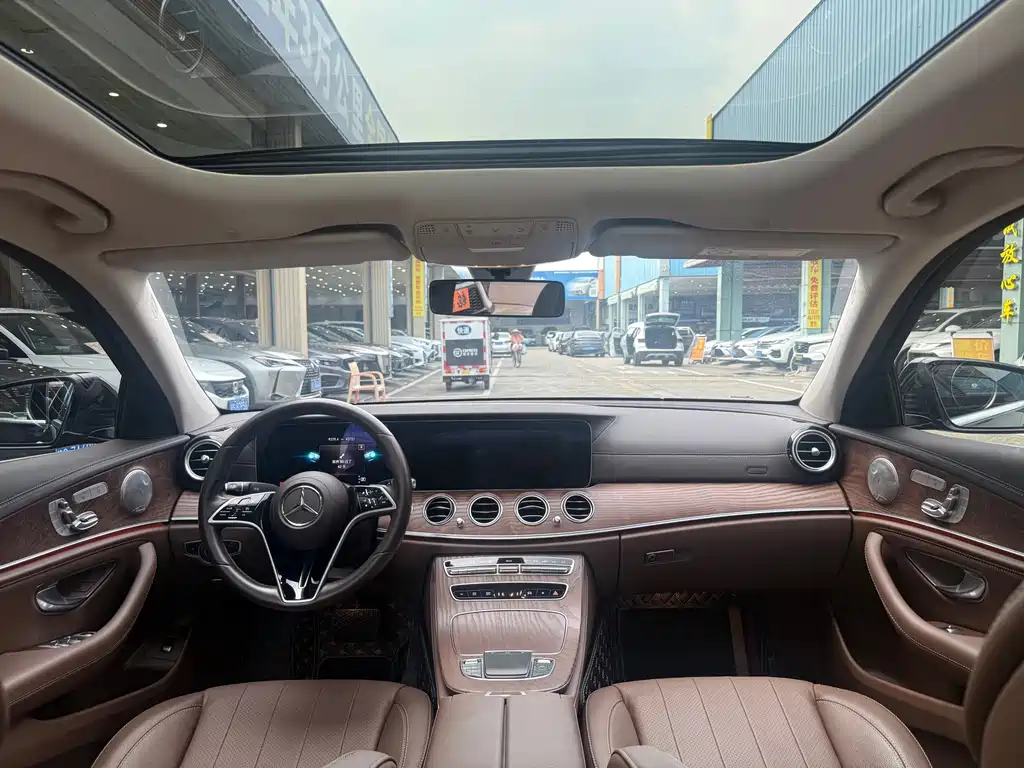 Mercedes-Benz E-Class — миниатюра 16