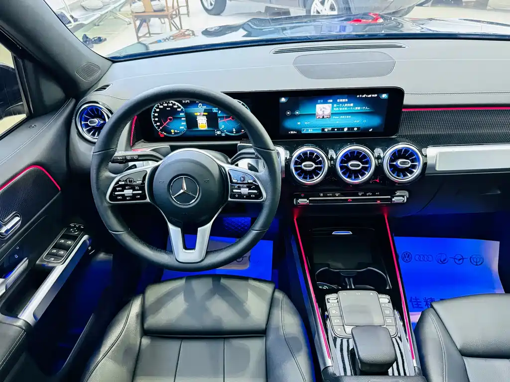 Mercedes-Benz GLB — миниатюра 11
