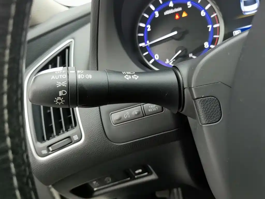Infiniti Q50L — миниатюра 21