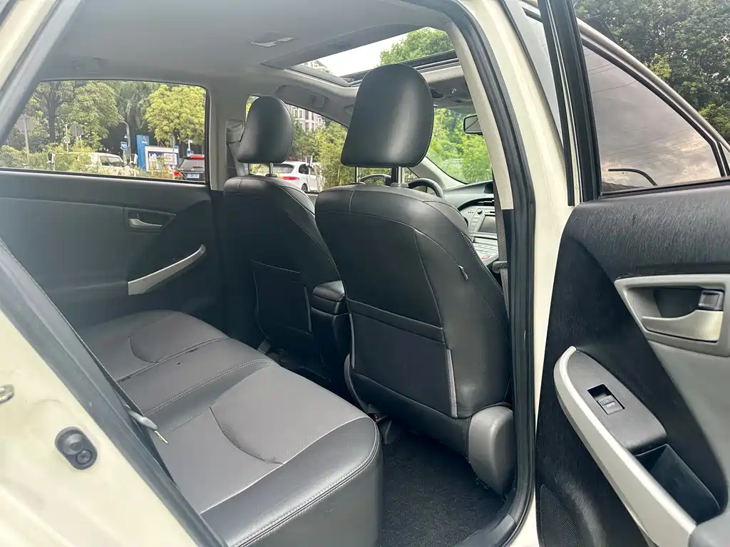 Toyota Prius 2012 1.8L Luxury