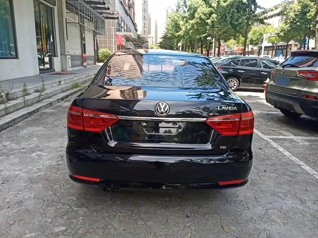 Volkswagen Lavida — миниатюра 6
