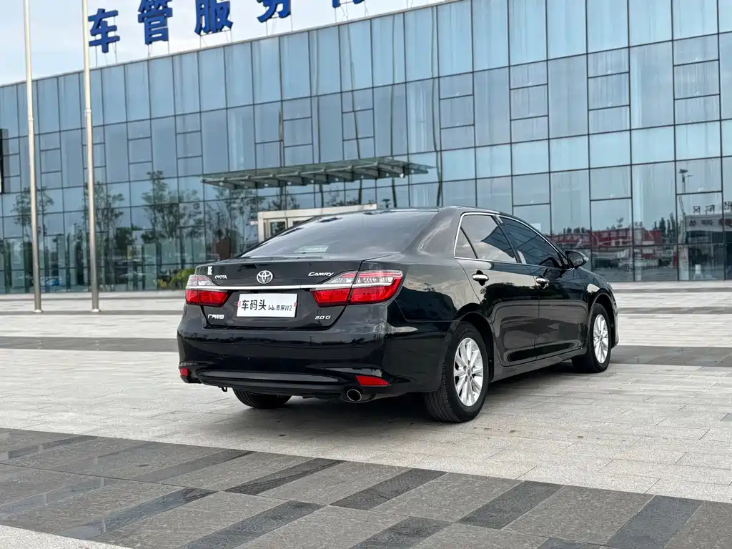Toyota Camry 2015 2.0G Lead