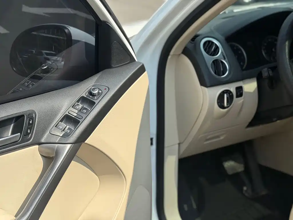 Volkswagen Tiguan 2013 2.0TSI AT Flagship