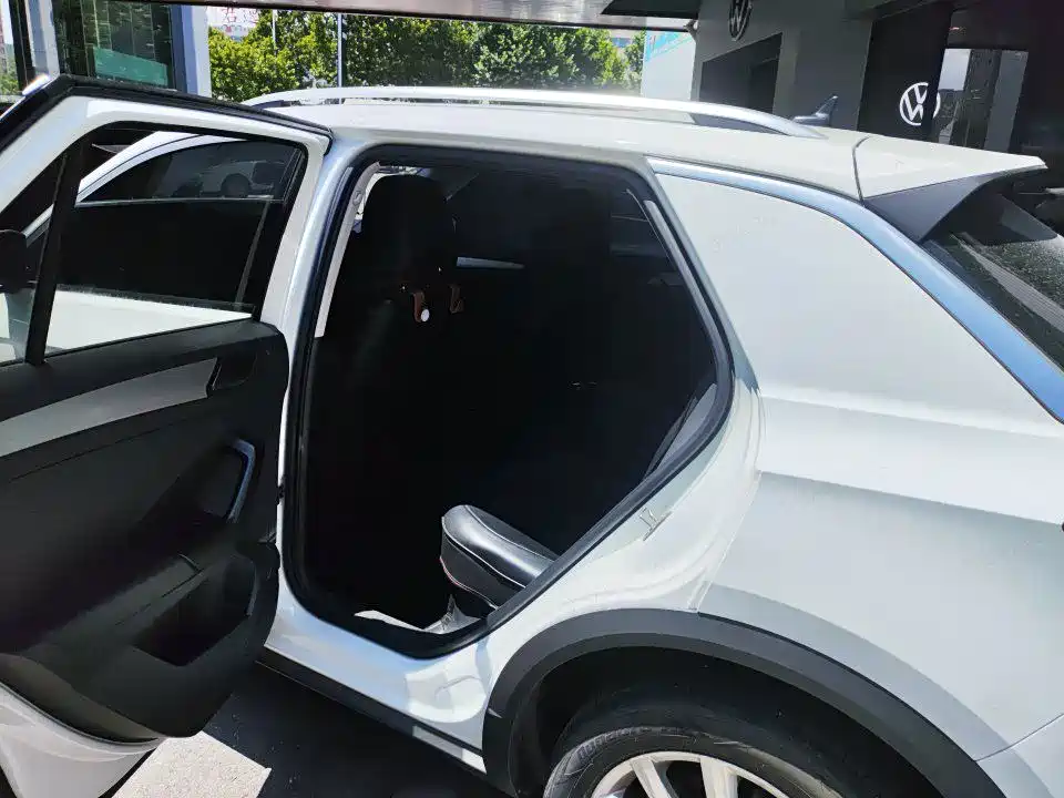 Volkswagen T-Roc — миниатюра 6