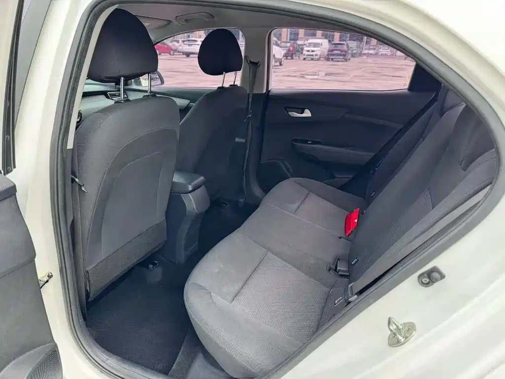 Kia Forte — миниатюра 5