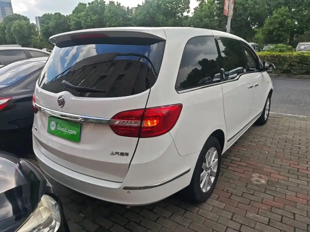 Buick GL8 — миниатюра 7
