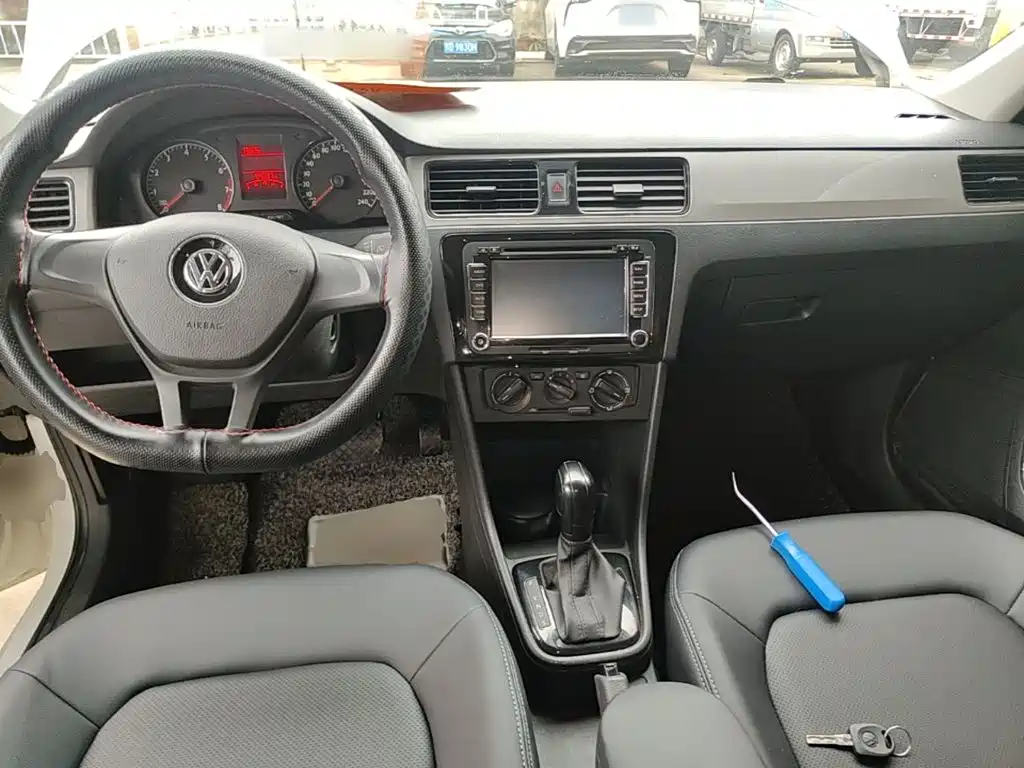 Volkswagen Santana — миниатюра 10