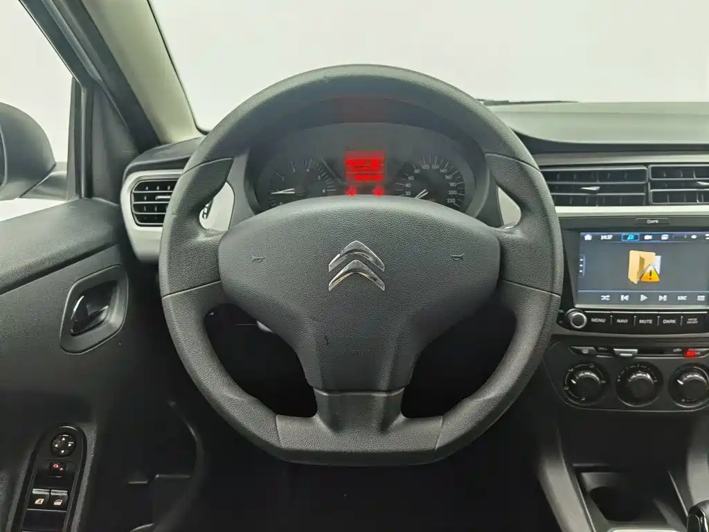 Citroen Elysee — миниатюра 11