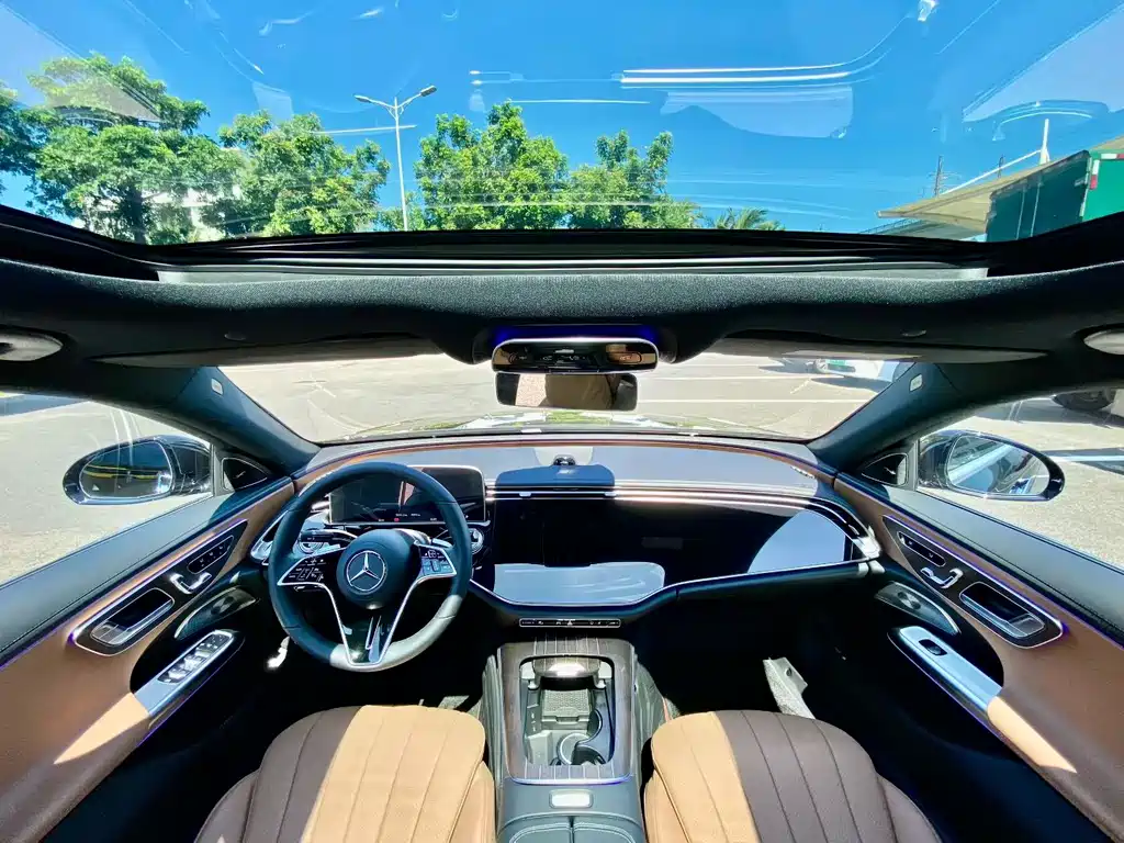 Mercedes-Benz E-Class — миниатюра 8