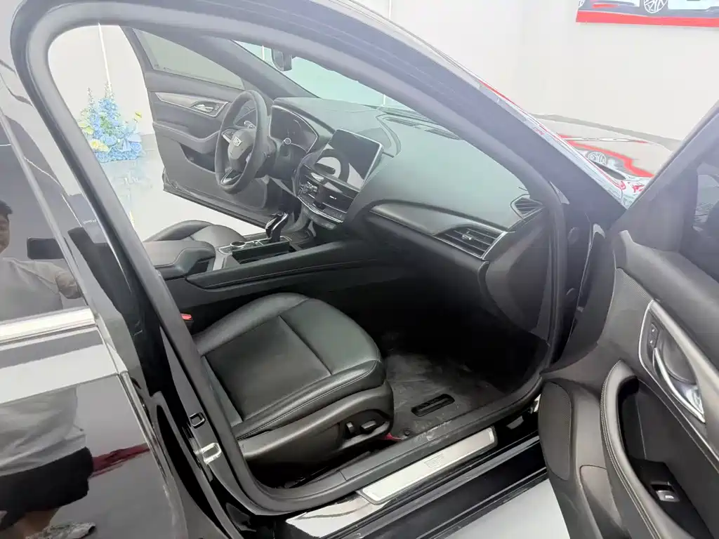 Cadillac CT5 — миниатюра 15