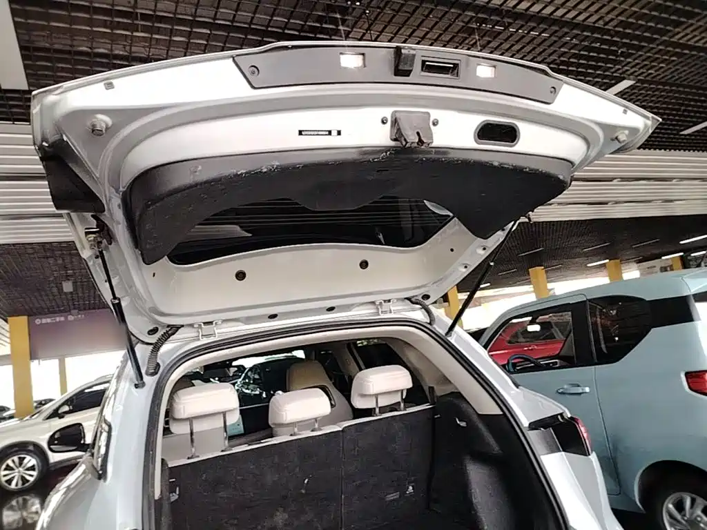BYD Yuan UP — миниатюра 19