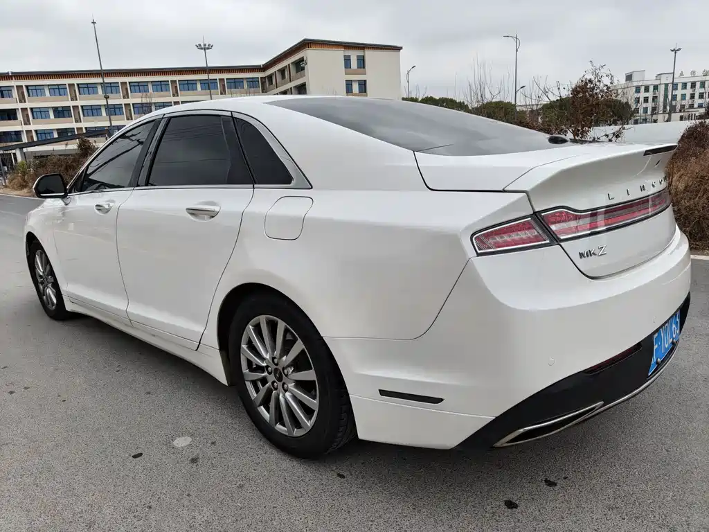 LINCOLN MKZ