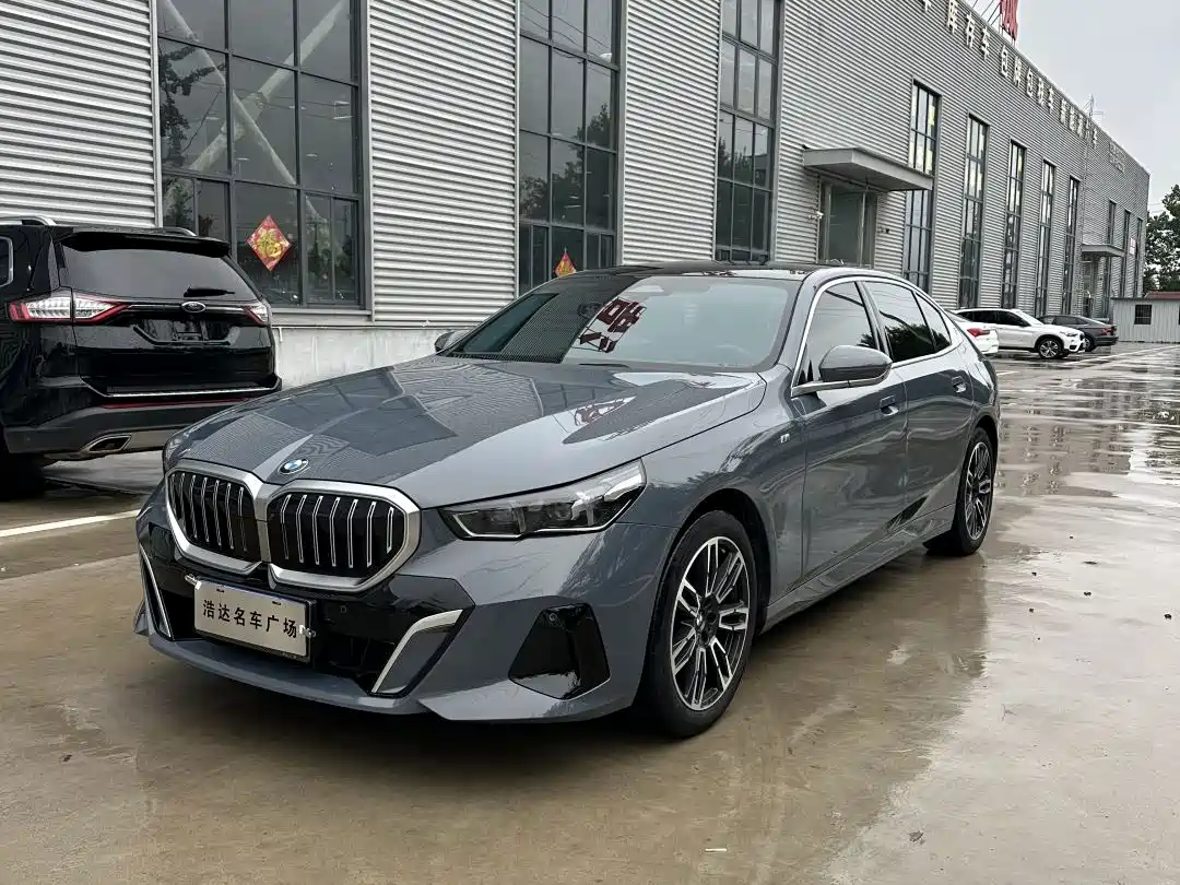 宝马5系 2024款 530Li 领先型 M运动套装 2024