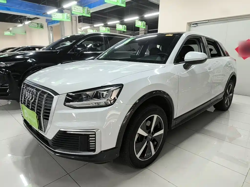 Audi Q2L E-tron