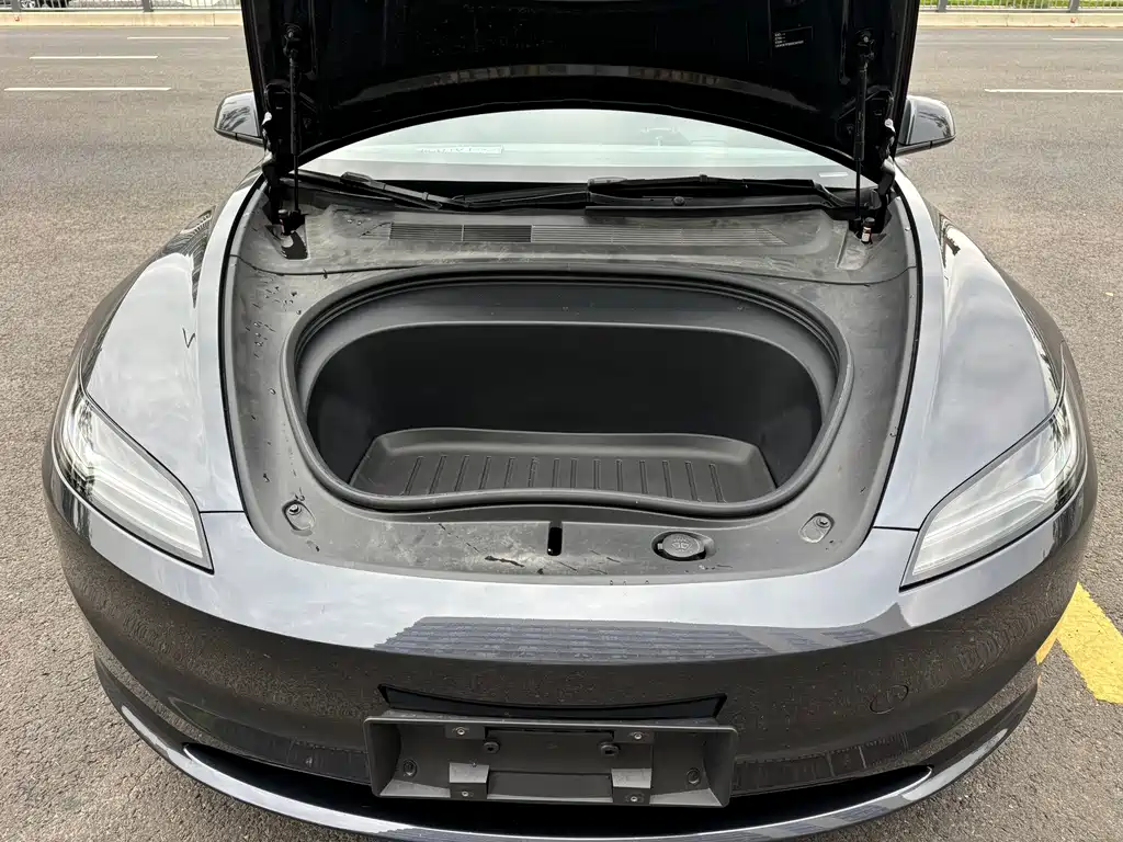 Tesla Model 3 — миниатюра 15