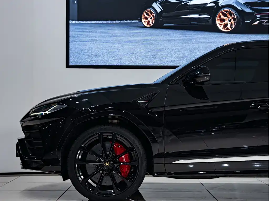 Lamborghini Urus — миниатюра 7