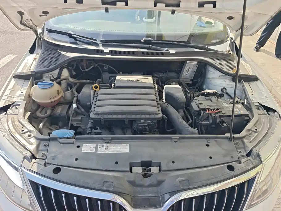 Skoda Rapid — миниатюра 10