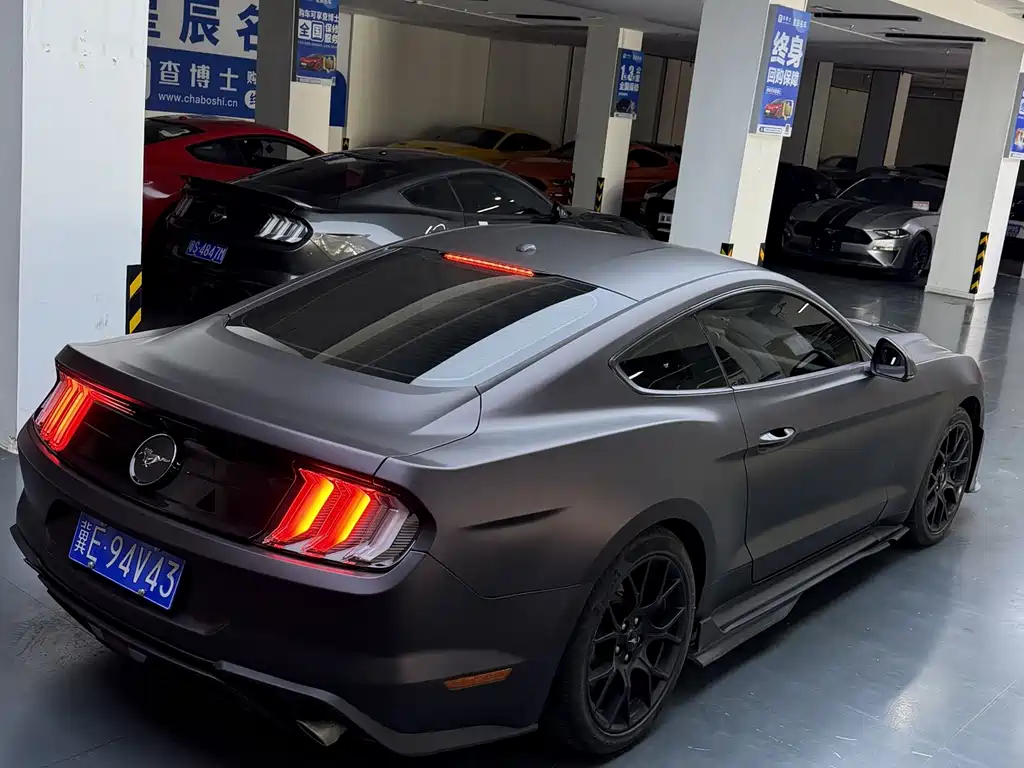Ford Mustang — миниатюра 8
