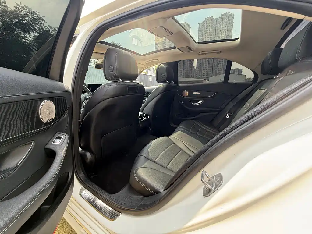 Mercedes-Benz C-Class — миниатюра 8