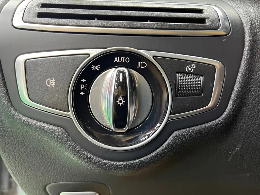 Mercedes-Benz C-Class — миниатюра 18