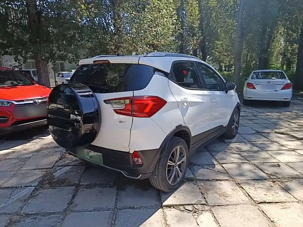 BYD Yuan EV — миниатюра 7