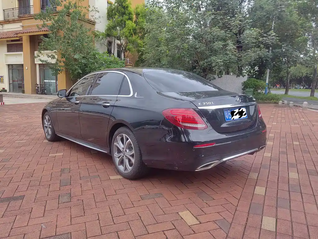 Mercedes-Benz E-Class — миниатюра 4