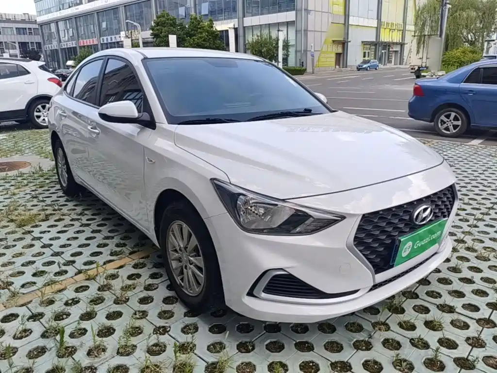 Hyundai Elantra — миниатюра 4