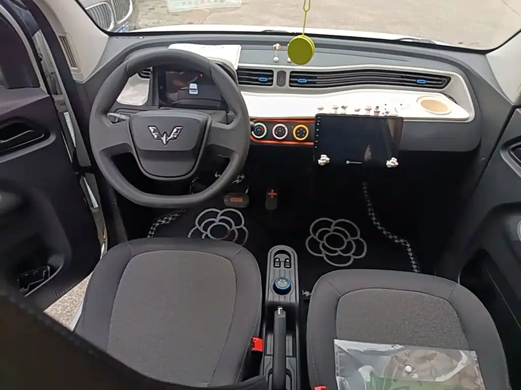 Wuling MINIEV — миниатюра 10