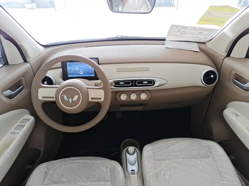 Wuling MINIEV — миниатюра 10