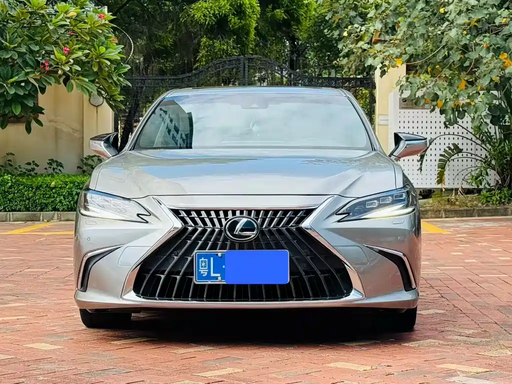 Lexus ES — миниатюра 2