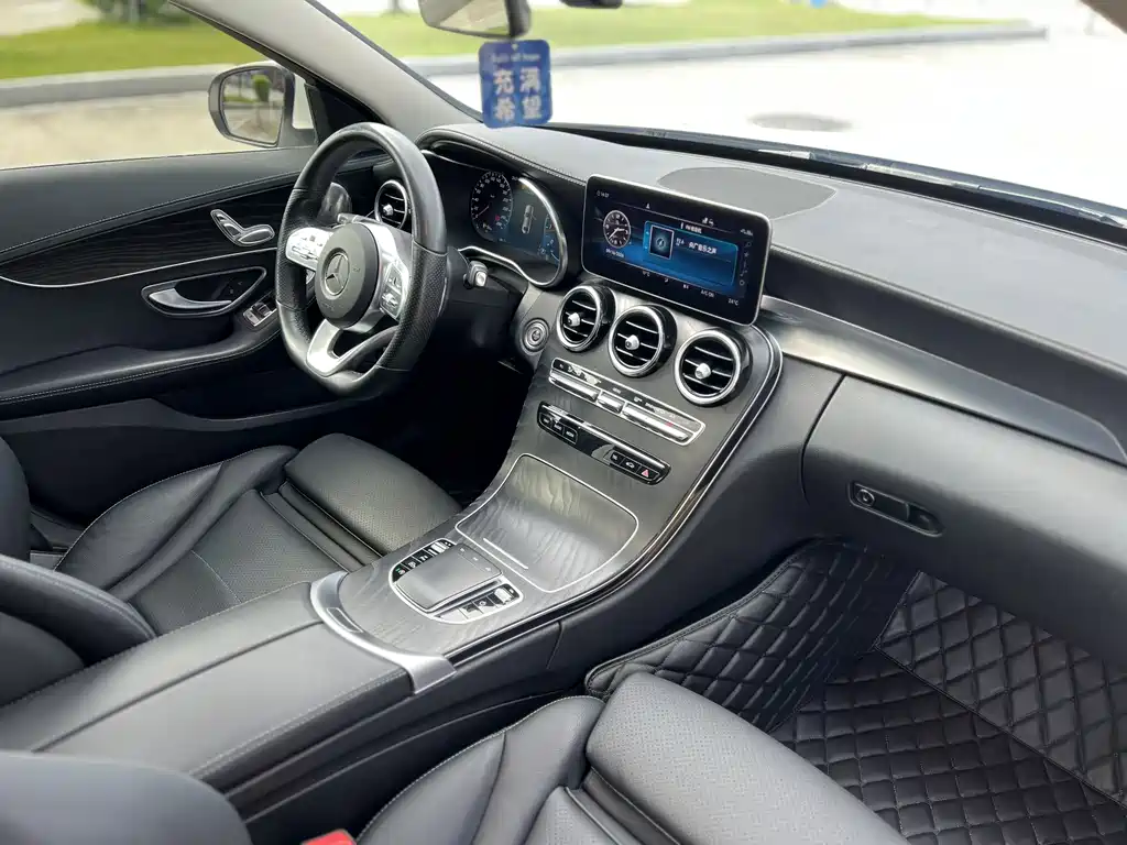 Mercedes-Benz C-Class — миниатюра 16