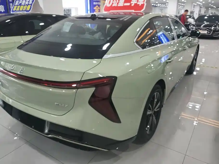 Hongqi Hongqi EH7 — миниатюра 3