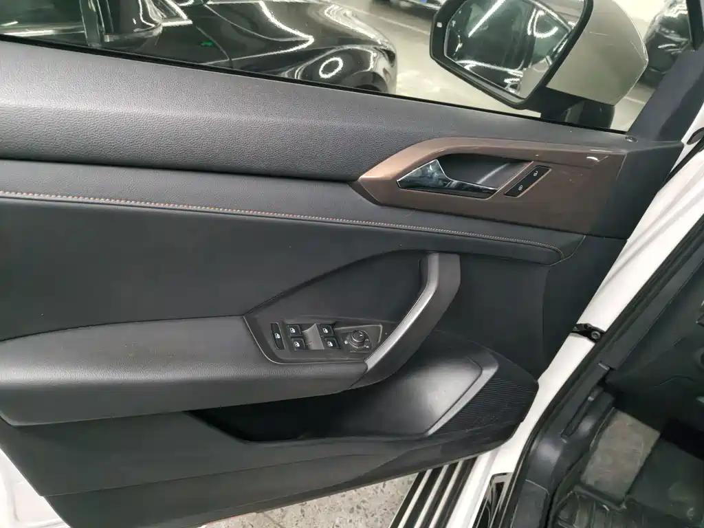 Volkswagen Tharu — миниатюра 4