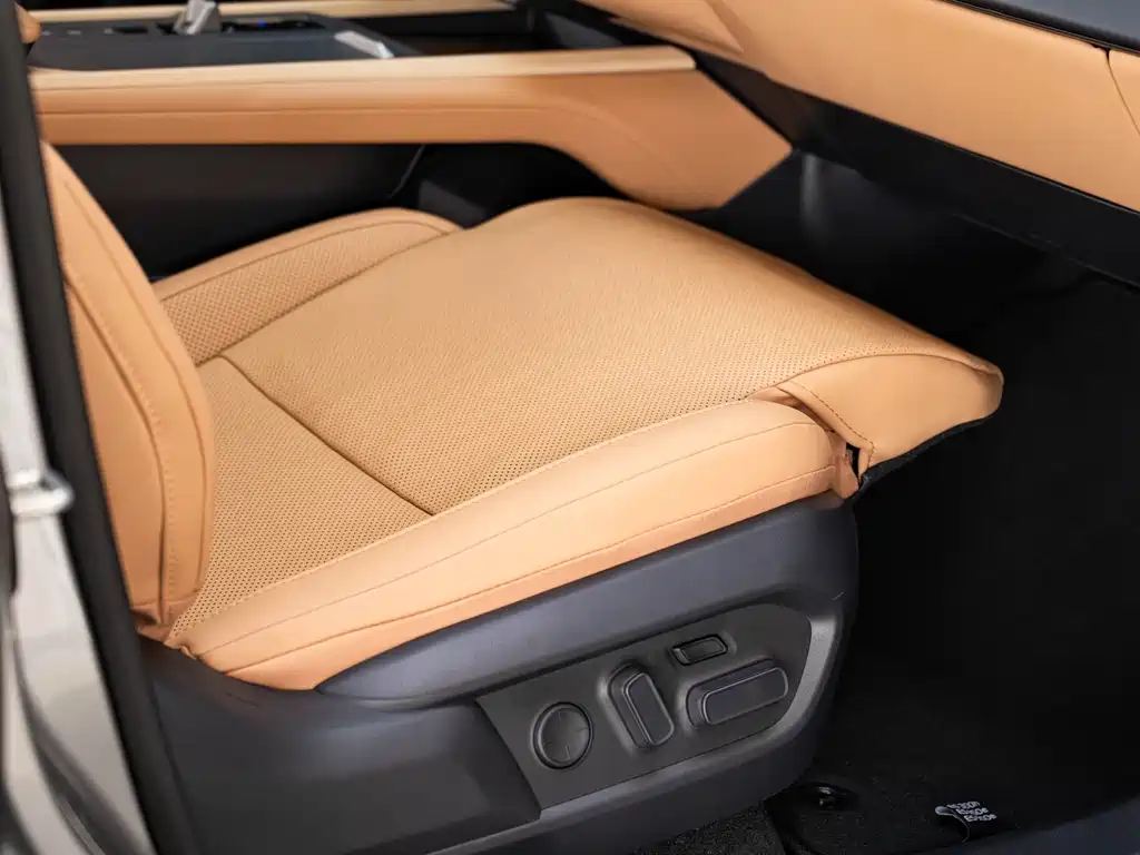 Lexus ES — миниатюра 21