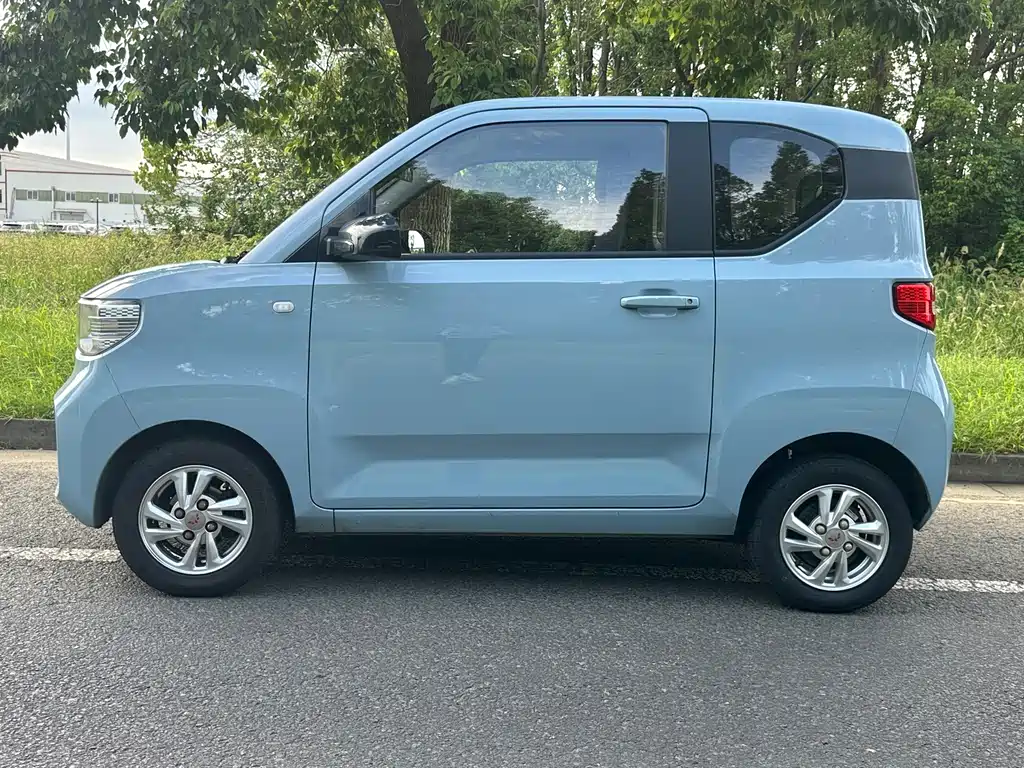 Wuling MINIEV — миниатюра 8