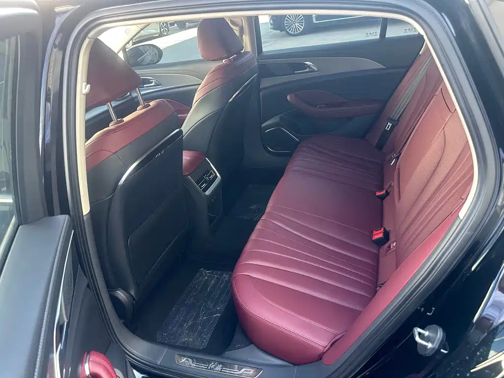 Hongqi Hongqi H5 — миниатюра 7