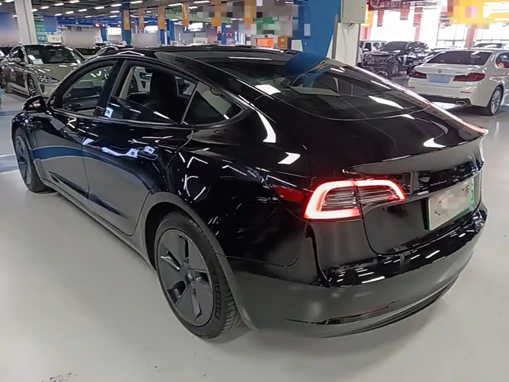 Tesla Model 3 — миниатюра 5