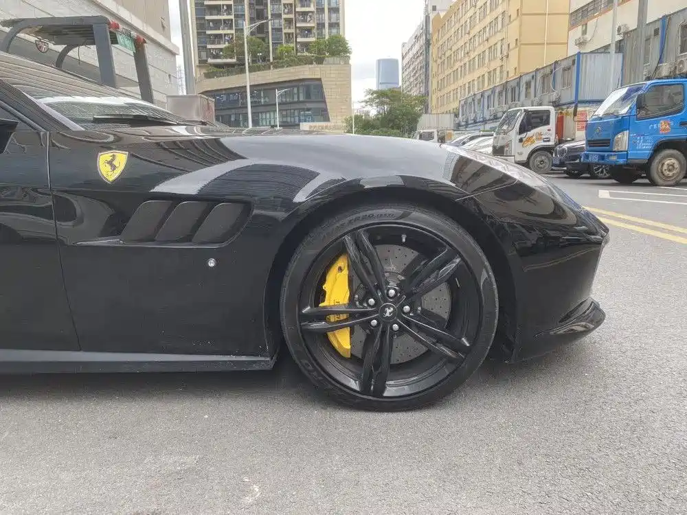 Ferrari GTC4Lusso — миниатюра 8