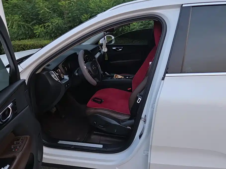 Volvo XC60 — миниатюра 8