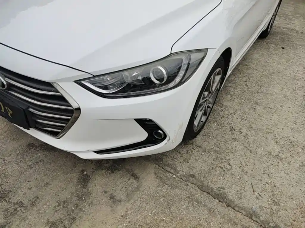 Hyundai Elantra — миниатюра 24