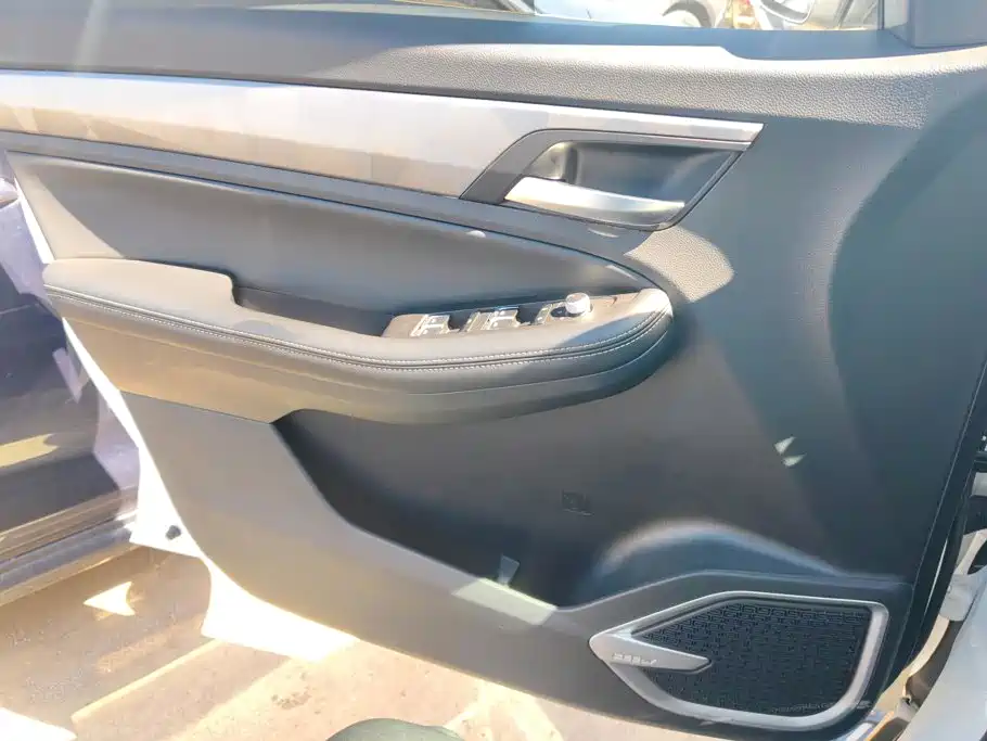 Geely Vision X6 — миниатюра 7