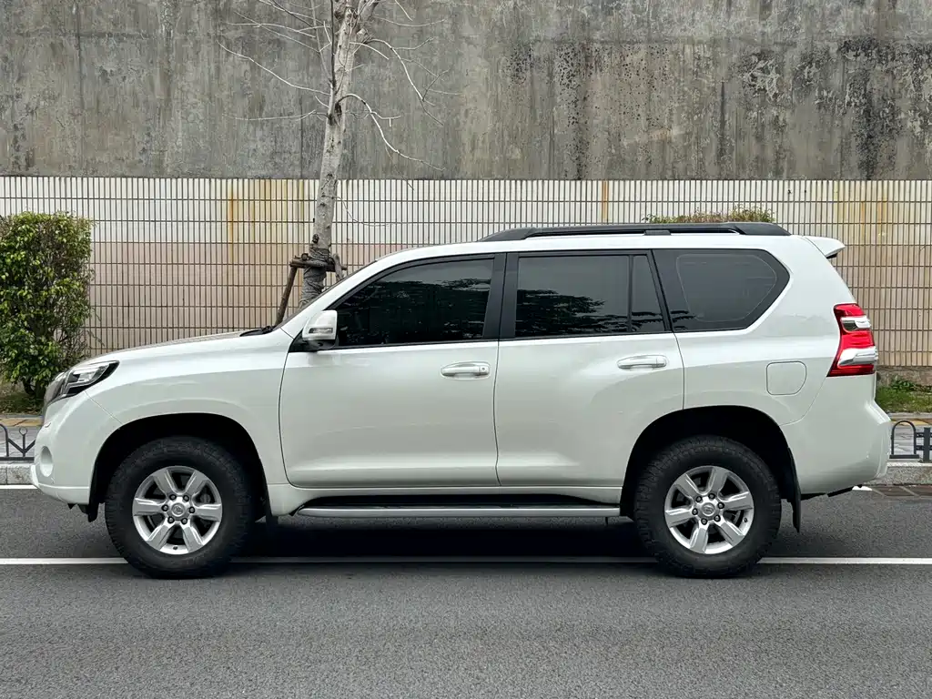 Toyota Prado — миниатюра 8