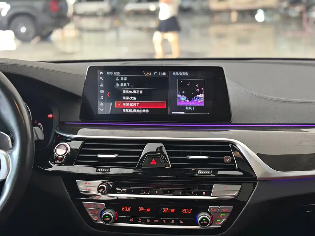 BMW 5 Series — миниатюра 11