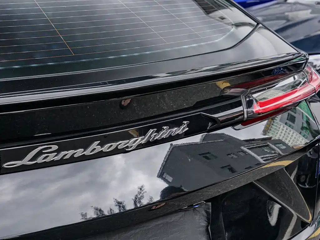 Lamborghini Urus — миниатюра 15